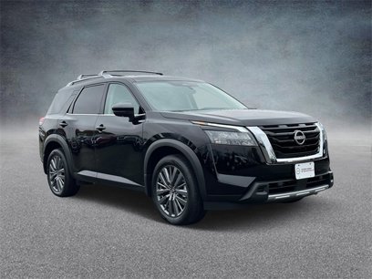 New 2025 Nissan Pathfinder SL w/ SL Premium Package