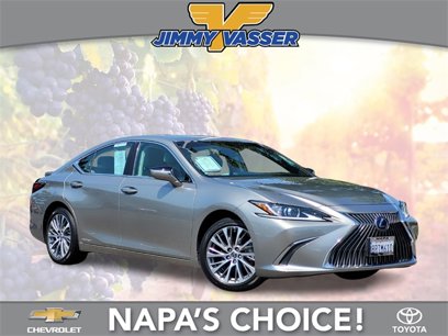 Used 2020 Lexus ES 300h w/ Premium Package