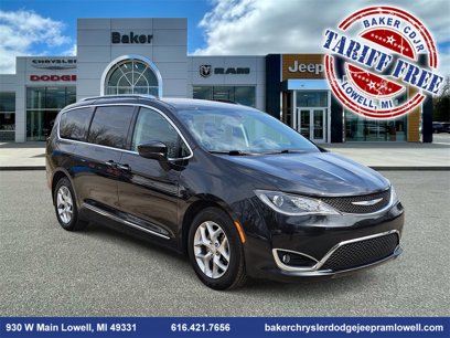 Used 2018 Chrysler Pacifica Touring-L Plus w/ Tire & Wheel Group