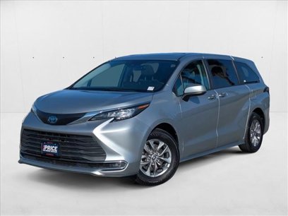 Used 2022 Toyota Sienna XLE