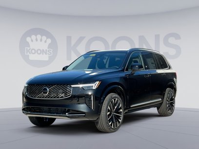 New 2025 Volvo XC90 B5 Plus w/ Protection Package Premier