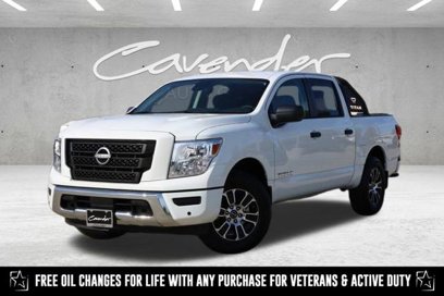 New 2024 Nissan Titan SV w/ SV Convenience Package