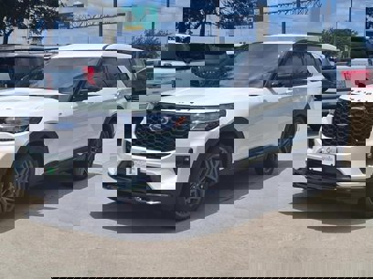 New 2025 Ford Explorer ST-Line w/ Premium Package