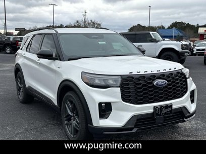 New 2025 Ford Explorer ST-Line w/ Premium Package