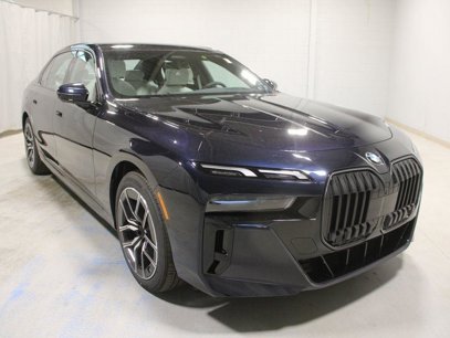 New 2025 BMW 760i xDrive w/ Premium Package