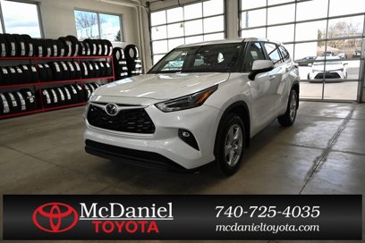 Used 2023 Toyota Highlander LE