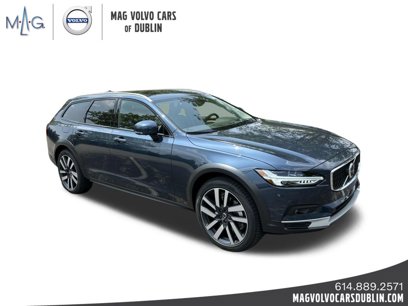 New 2025 Volvo V90 B6 Cross Country Ultra w/ Protection Package Premier