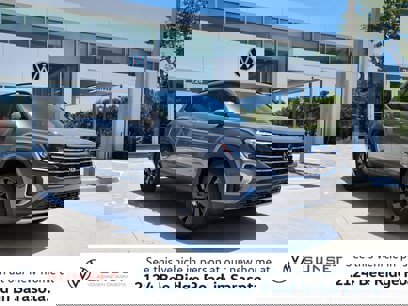 New 2025 Volkswagen Atlas SE