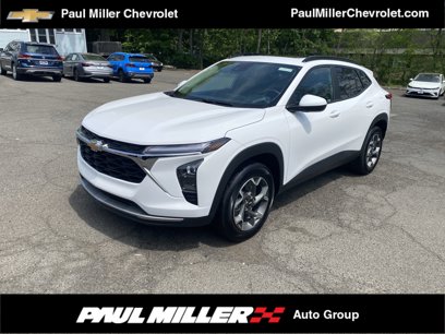 Used 2024 Chevrolet Trax LT w/ Sunroof Package