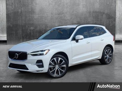 Used 2022 Volvo XC60 B5 Momentum w/ Advanced Package