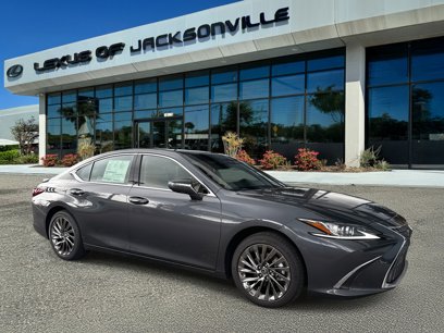 New 2025 Lexus ES 300h w/ Luxury Package