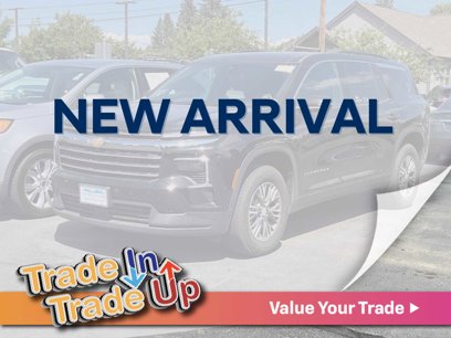 Used 2025 Chevrolet Traverse LT