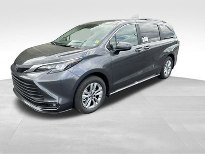 New 2025 Toyota Sienna XLE