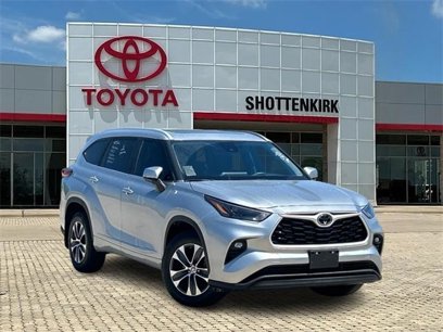Used 2023 Toyota Highlander XLE