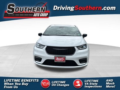 New 2026 Chrysler Pacifica Select