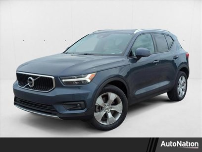 Used 2022 Volvo XC40 T4 Momentum