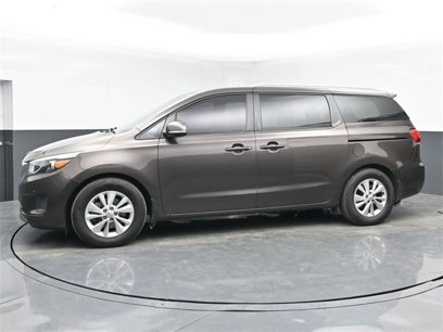 Used 2017 Kia Sedona LX w/ LX Essentials Premium Package