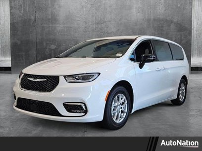 New 2025 Chrysler Pacifica Select