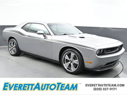 Used 2014 Dodge Challenger SXT