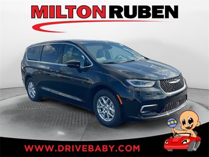 New 2025 Chrysler Pacifica Select