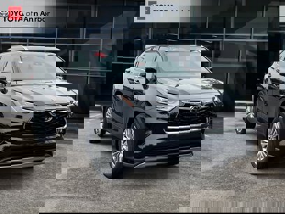 New 2025 Toyota Highlander Platinum