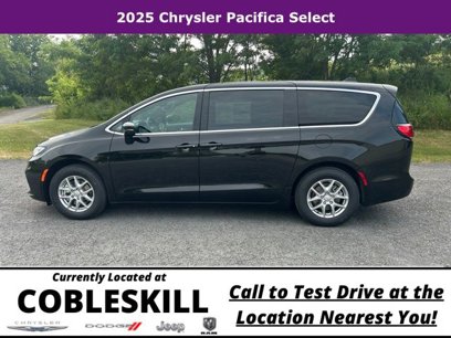 New 2025 Chrysler Pacifica Select
