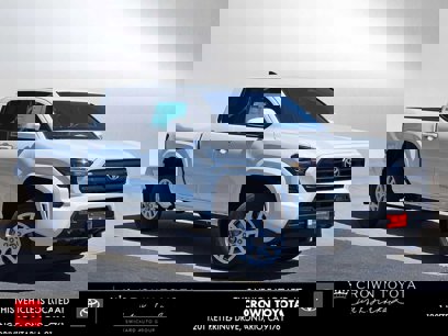 New 2025 Toyota Tacoma SR5