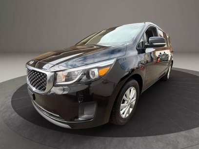 Used 2017 Kia Sedona LX w/ LX Essentials Premium Package