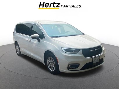 Used 2023 Chrysler Pacifica Touring-L