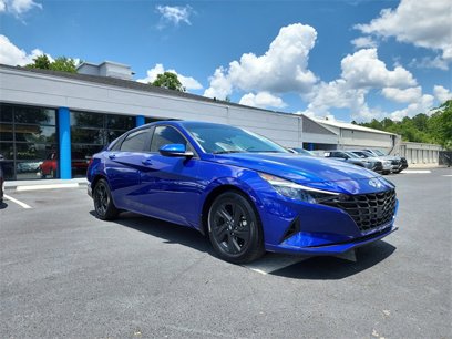 Certified 2023 Hyundai Elantra SEL w/ Preferred Accessory Package