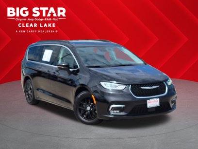 Used 2022 Chrysler Pacifica Touring-L