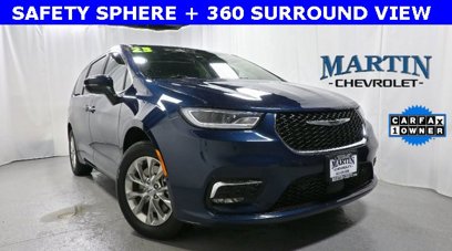 Used 2023 Chrysler Pacifica Touring-L