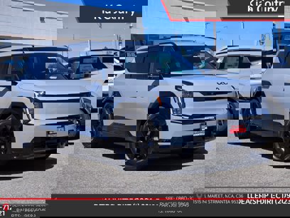 New 2026 Kia EV9 Land