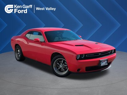 Used 2016 Dodge Challenger SXT