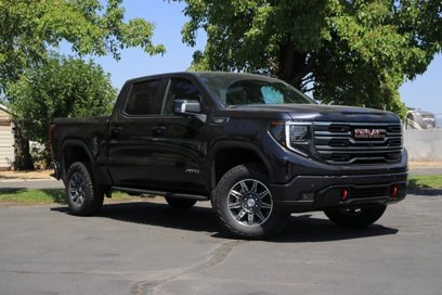 New 2025 GMC Sierra 1500 AT4 w/ AT4 Premium Package