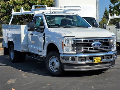 New 2023 Ford F350 XL w/ XL Chrome Package