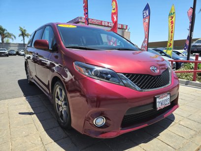 Used 2017 Toyota Sienna SE