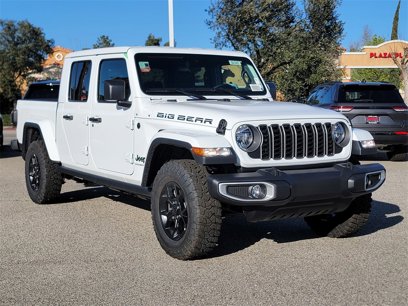 New 2025 Jeep Gladiator Sport