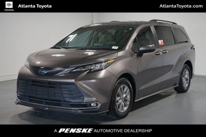Certified 2022 Toyota Sienna XLE