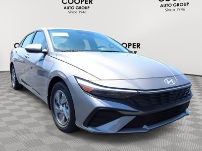 New 2025 Hyundai Elantra SE