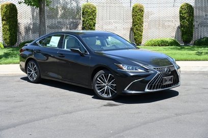 New 2025 Lexus ES 300h w/ Premium Package