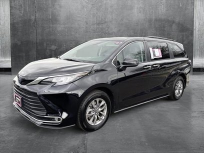 Used 2023 Toyota Sienna XLE
