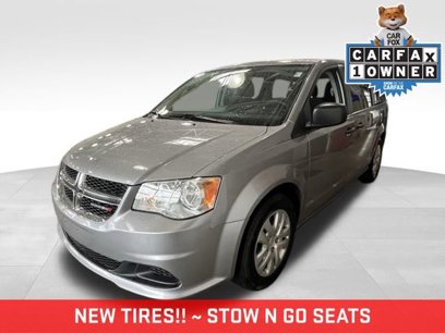 Used 2019 Dodge Grand Caravan SE w/ UConnect Hands-Free Group