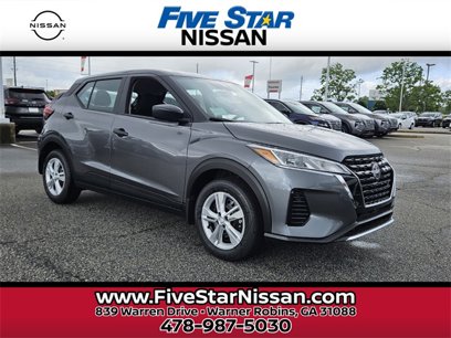 New 2025 Nissan Kicks Play S
