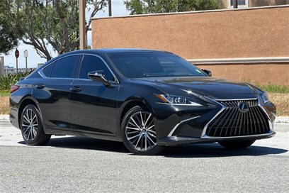 Used 2024 Lexus ES 300h w/ Premium Package