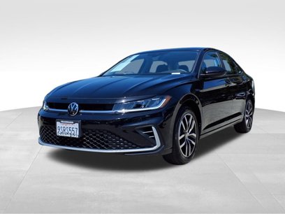 Certified 2025 Volkswagen Jetta SE w/ Sunroof Package
