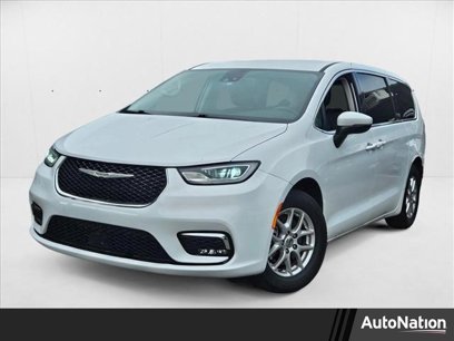 Used 2023 Chrysler Pacifica Touring-L