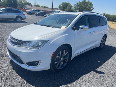 Used 2017 Chrysler Pacifica Limited w/ UConnect Theater Package