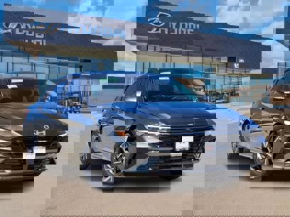 New 2025 Hyundai Elantra SEL