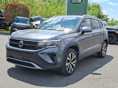 Used 2022 Volkswagen Taos SE w/ IQ.Drive SE Package